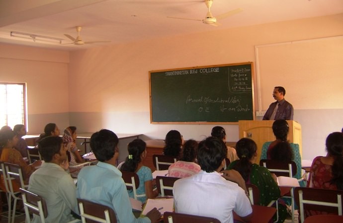 Teacher-Inspires-the-student-to-give-of-her-best-in-order-to-discover-what-she-already-knows
