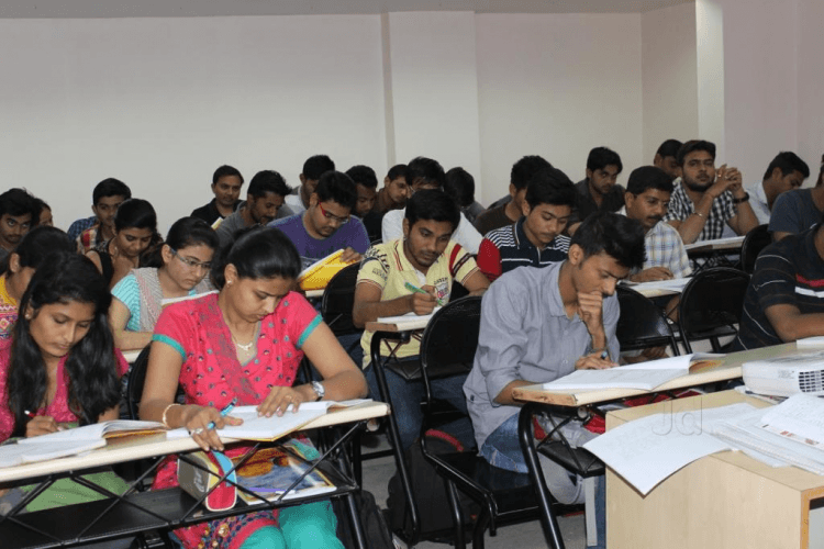 careerline-education-foundation-drive-in-road-ahmedabad-svkg7 careerline-education-foundation-drive-in-road-ahmedabad-svkg7