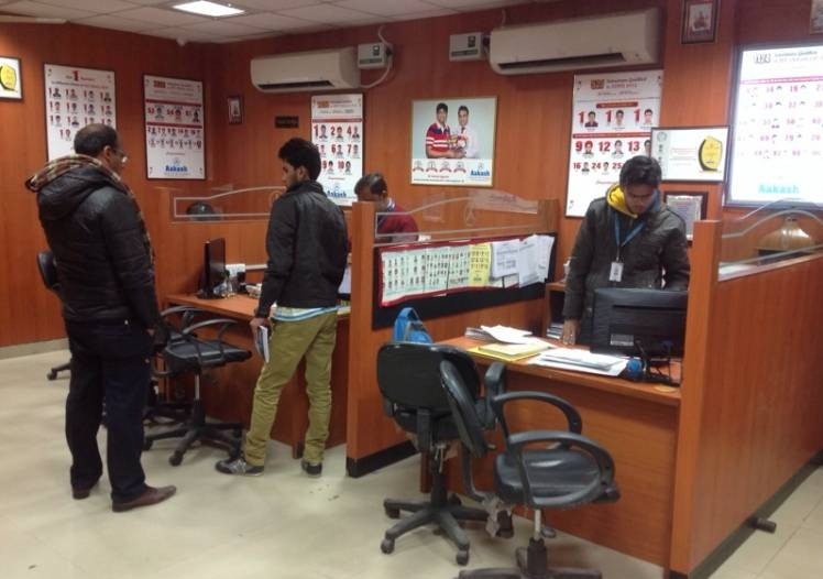 aakash-institute-shivaji-marg-meerut-0