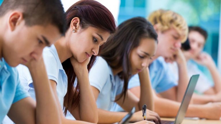 private-school-students-work-in-class_c348c33e-edee-11e6-90af-e8d3e91f500c