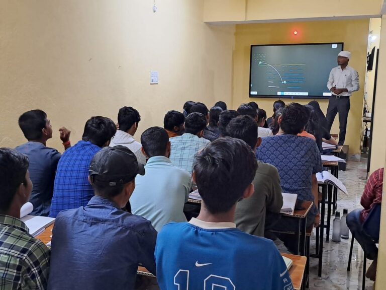 coaching classes for IIT JEE NEET classes 768x576